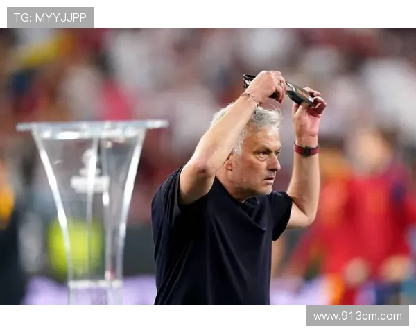 足球明星叫什么劳揭秘他背后的故事与成就让我们一起走近这位传奇球员的生活与职业生涯