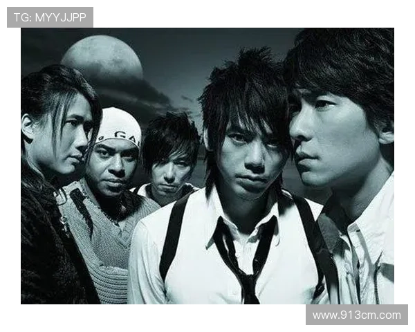 歌声中的绿茵传奇足球明星们的荣耀与梦想之歌